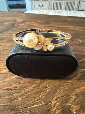 Gold Plated Pearl Flower With Rhinestones Hinged Bangle Bracelet - Women Jewelry